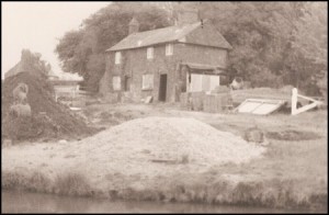 Bosworth Wharf cottage, 1978. 